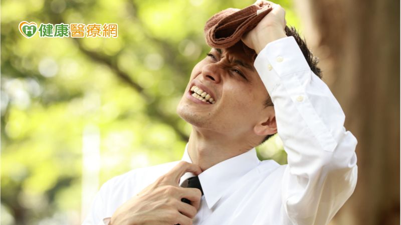 酷暑戶外工作易中暑 4招預防熱傷害