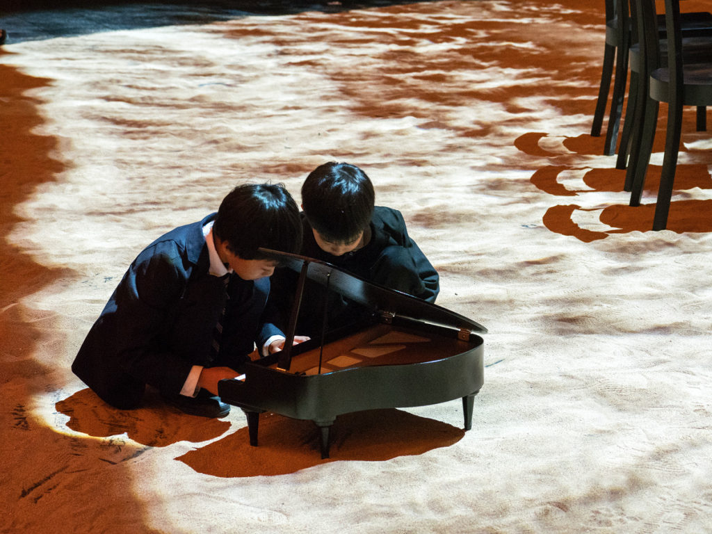 黃翊工作室+《小螞蟻與機器人:遊牧咖啡館》劇照(圖/歌劇院提供)