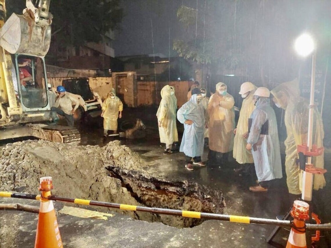 台南永康雨後路塌／波新聞