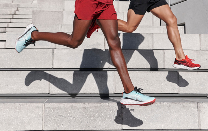ASICS推出全新一代NOVABLAST 2、DYNABLAST 2跑鞋,超高回彈力中底,加上創新幾何的吸睛外型強化穩定性,提升跑步效率。