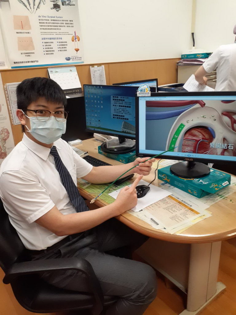 李名偉醫師表示,71歲高齡阿嬤採用新式軟輸手術,術後康復良好。