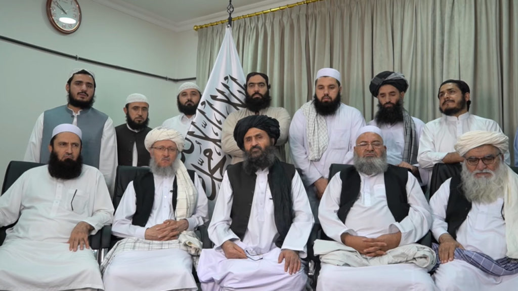 塔利班共同創立者巴拉達(Mullah Abdul Ghani Baradar,中)就阿富汗取得的勝利致賀詞(翻攝自網路)