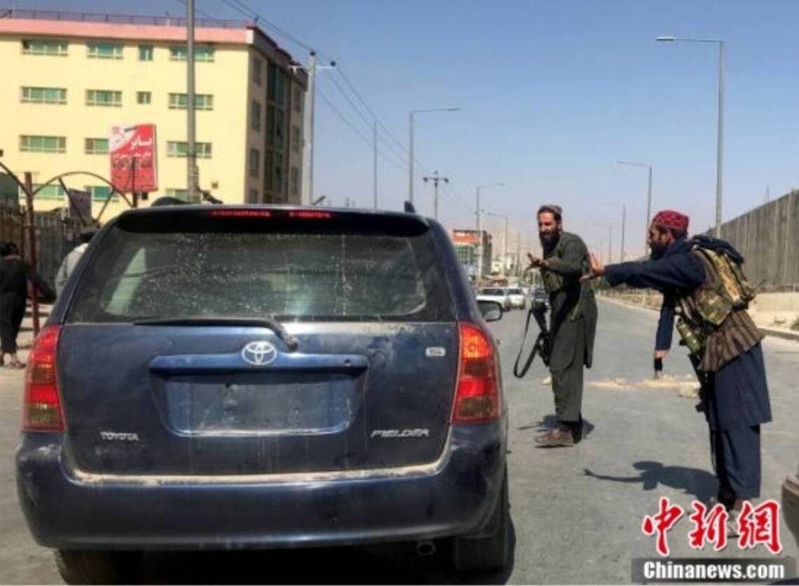 阿富汗喀布爾街頭隨處可見塔利班武裝人員