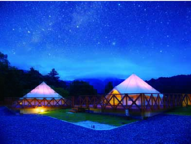 「SkyHillGlamping 四萬十星空」境內有4座豪華北歐風大型奢華帳篷