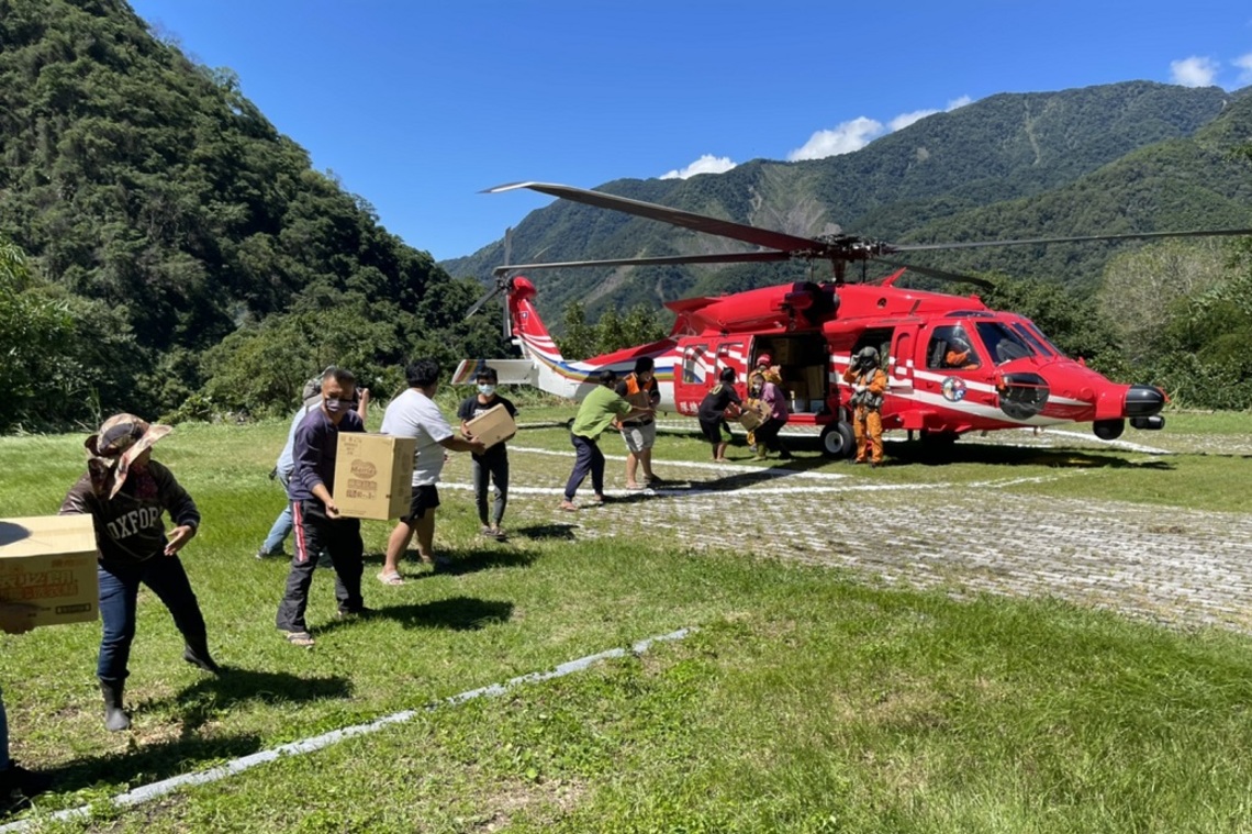 直升機運補及救援不中斷!高市府第六批民生物資持續應援山區居民/波新聞
