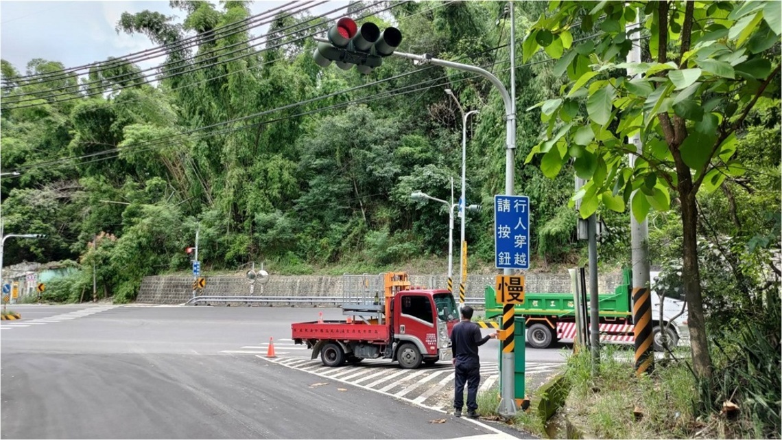 主線、支道流量差異大路口裝設「半觸動號誌」     提昇主線道路運行效率／波新聞