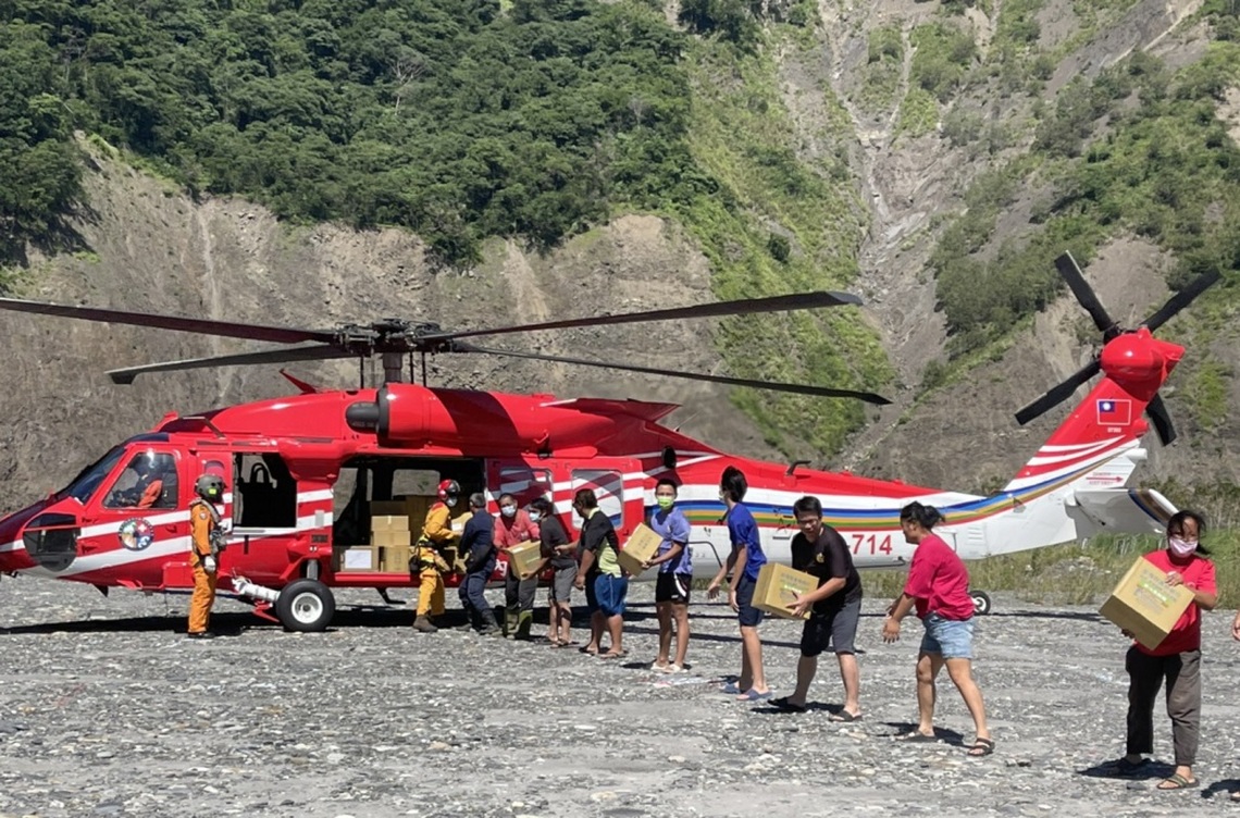直升機持續運補山區 市府第7批民生物資多樣化/波新聞