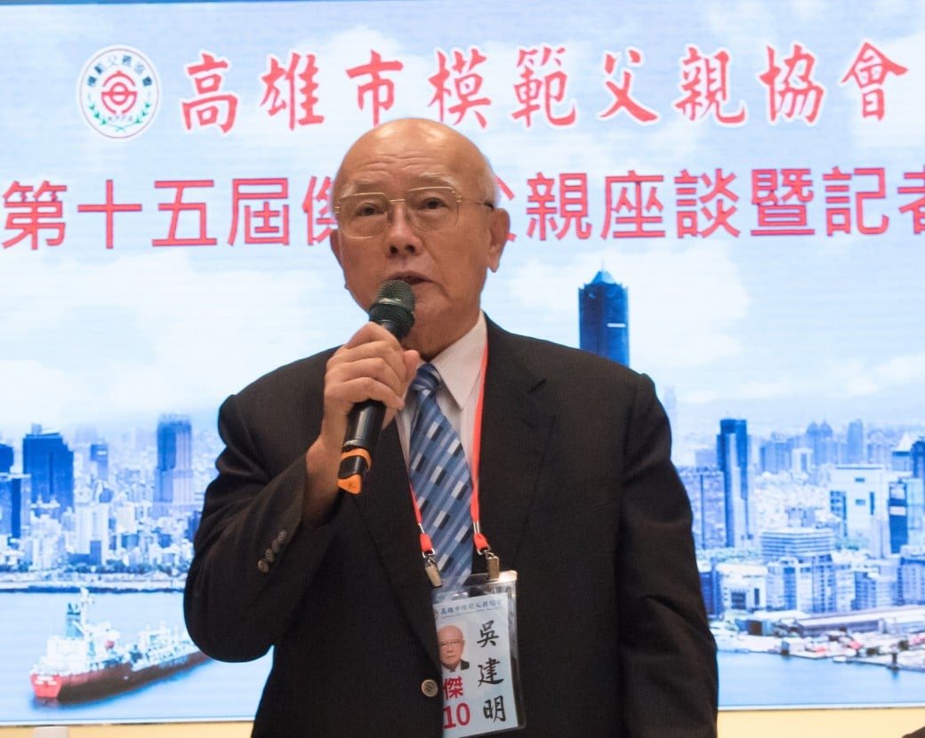 可能是 1 人和站立的圖像
