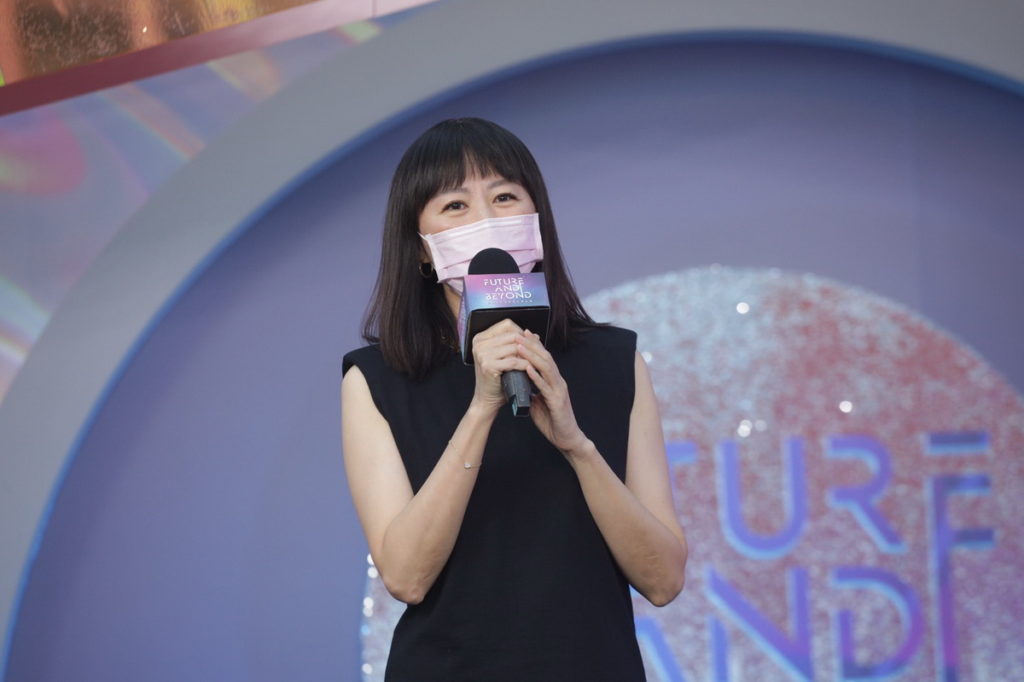 百貨事業處蔡碧芳 副總經理