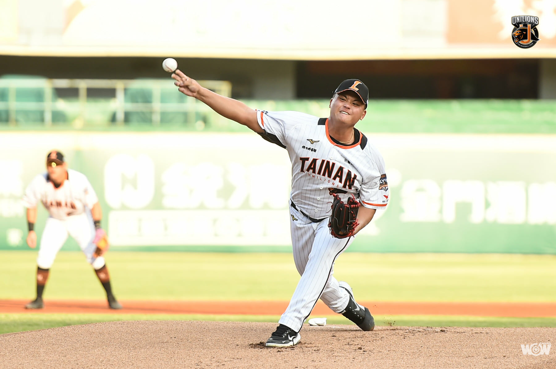 《棒球》胡智為中職首戰爸爸開球見證 父子同場初登板