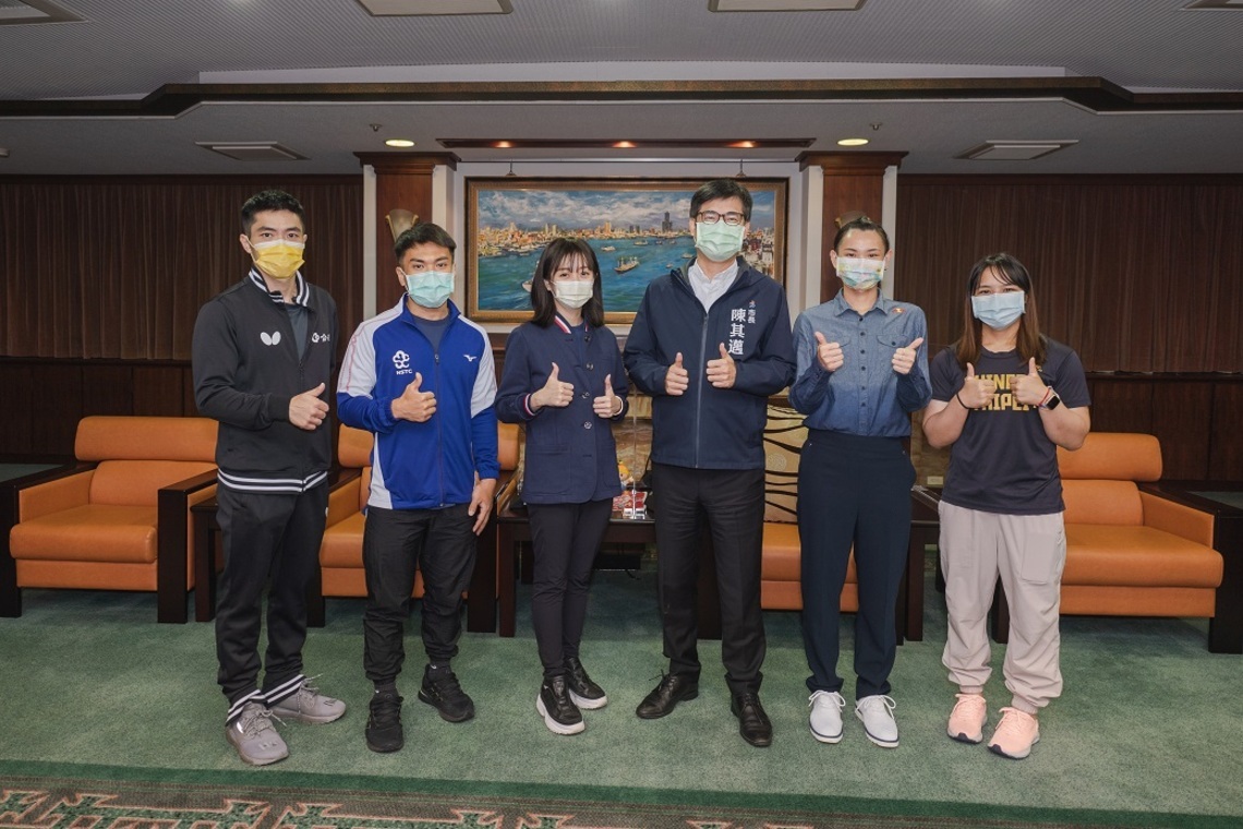 「高雄驕傲 光榮返家」 陳其邁獻上溫暖關心/波新聞
