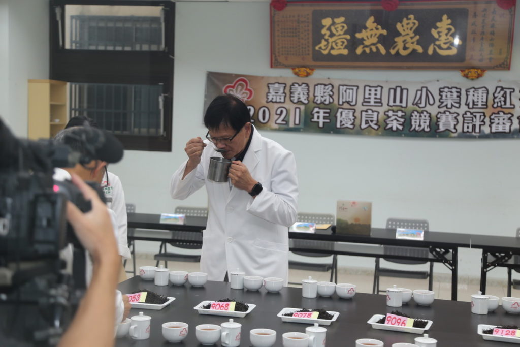 嘉義縣阿里山高山茶110年冬季優良茶競賽成績揭曉