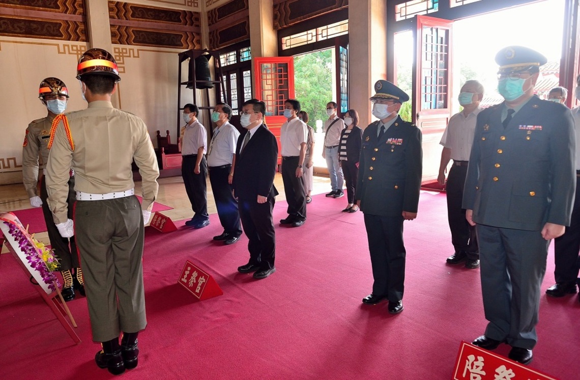 壽山忠烈祠秋祭國殤典禮及軍人忠靈祠祭典    備極崇敬