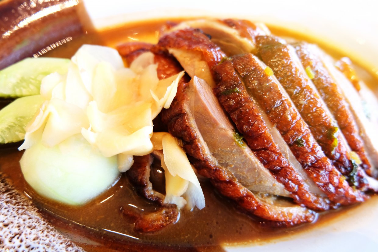 Grilled,Duck,With,Sauce,And,Pickled,Ginger,In,A,Thai
