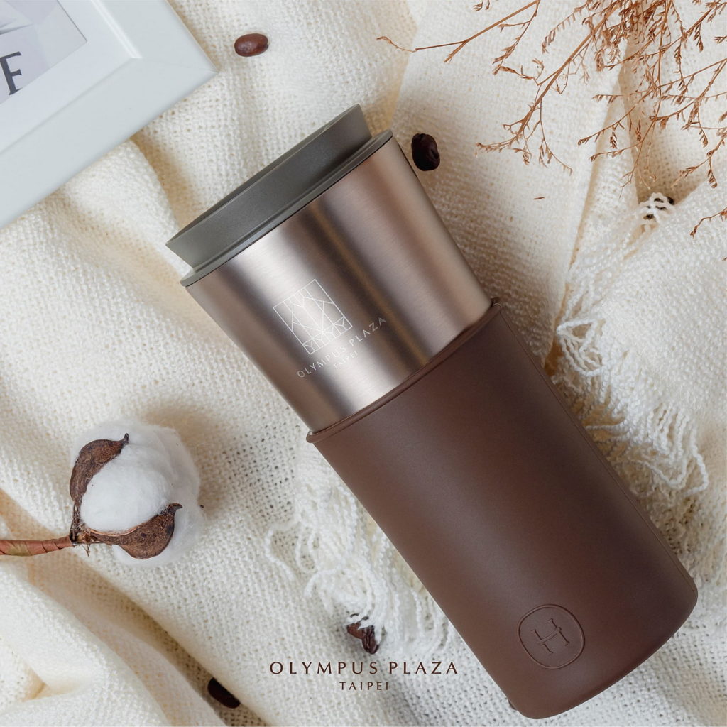 全新周邊商品_Olympus x HYDY 聯名限定兩用隨行保溫杯 (冷杉)_建議售價NT$1,680