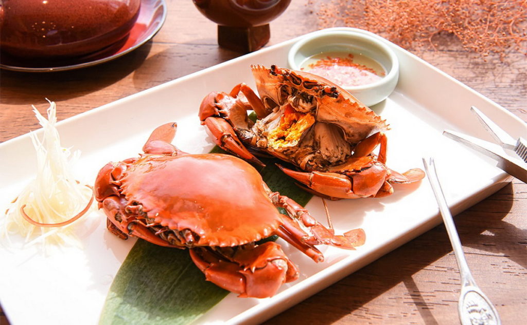 【台北新板希爾頓酒店】的青雅中餐廳也同步推出找［蟳］秋天肥美海味，即便沒有住宿，也能在餐廳享用肥美紅蟳饗宴套餐，每人1,500元+10%。