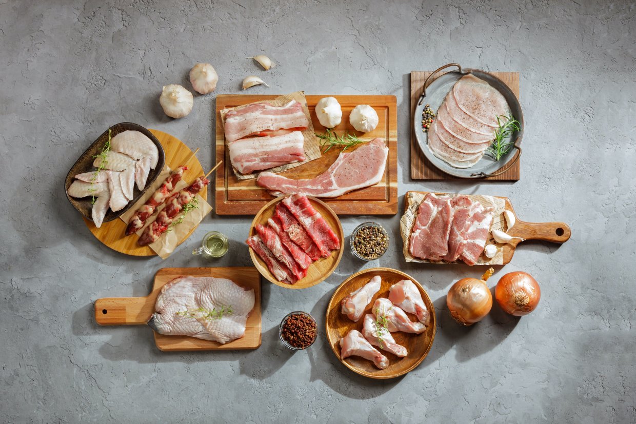 奧丁丁市集獨家《農場晃晃》肉品烤肉箱,內含牛豬雞三大熱門烤肉肉品,尤其牛肉還是少見本土養殖安格斯黑牛