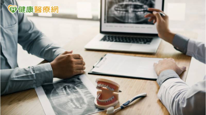 壯年男嘴巴傷口久不癒合 就醫驚見「口腔癌」