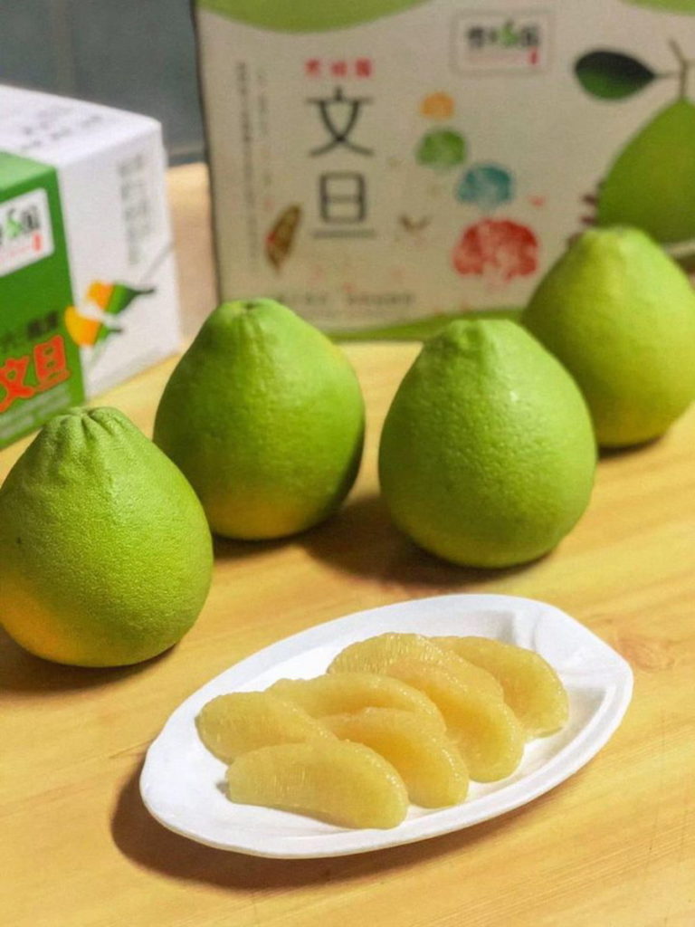 在瓣如彎月的肉瓣裏聞啖時光
