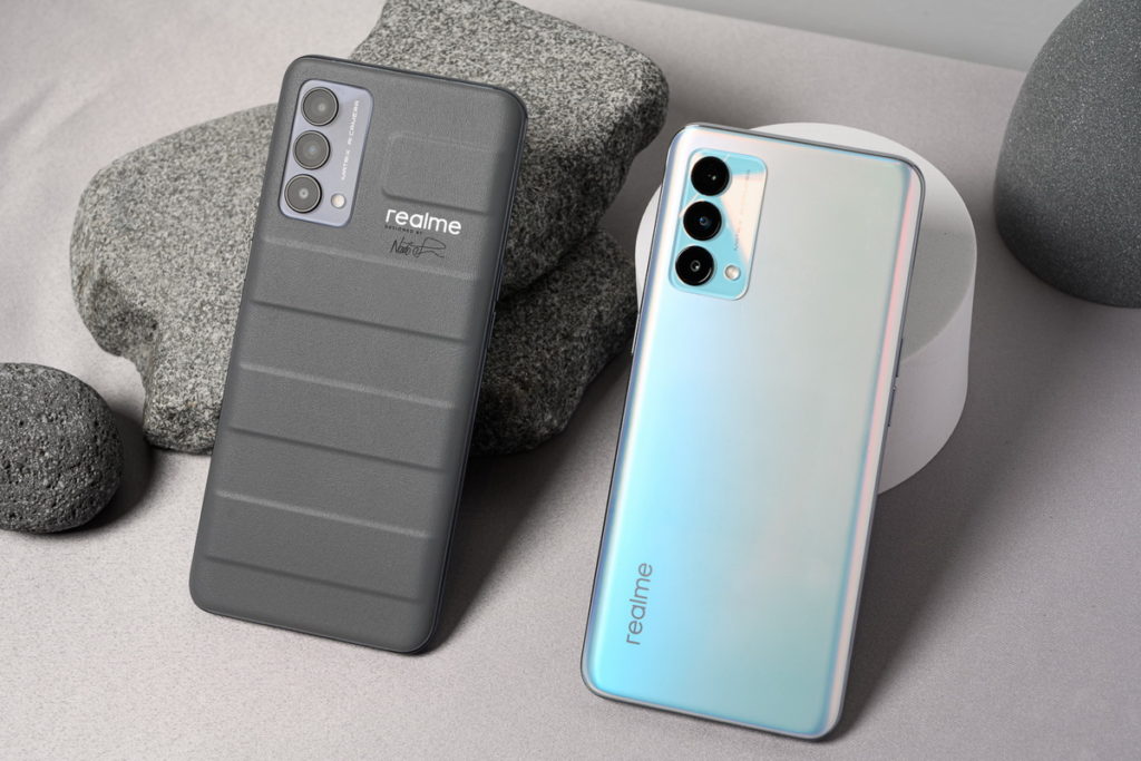 旗艦殺手realme GT系列再推新作,帶來realme GT大師版雙色-旅行箱·灰、晨曦。