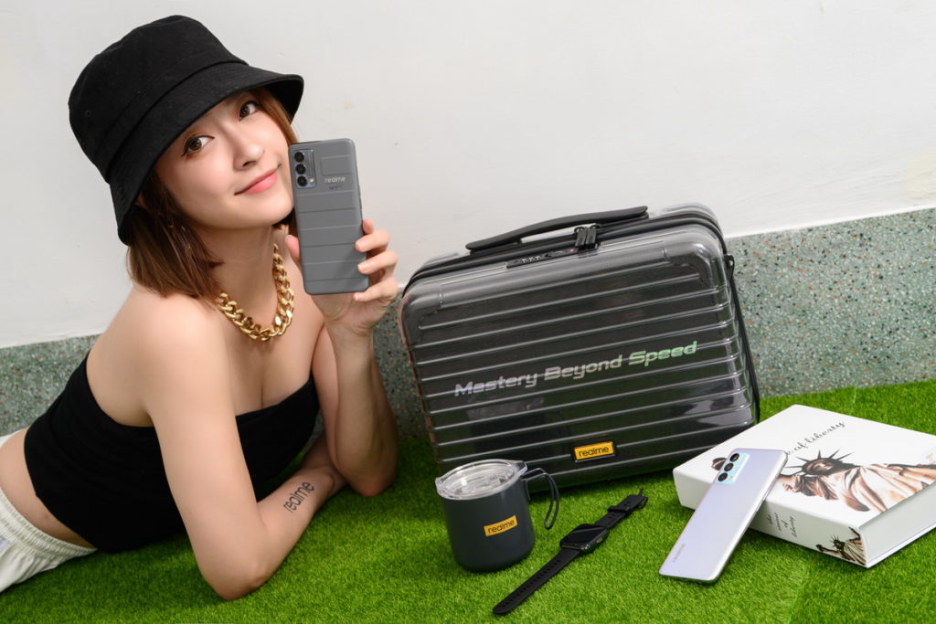 realme GT大師版探索世界超限量旅行箱組,全台限量3組於9月10日開搶。