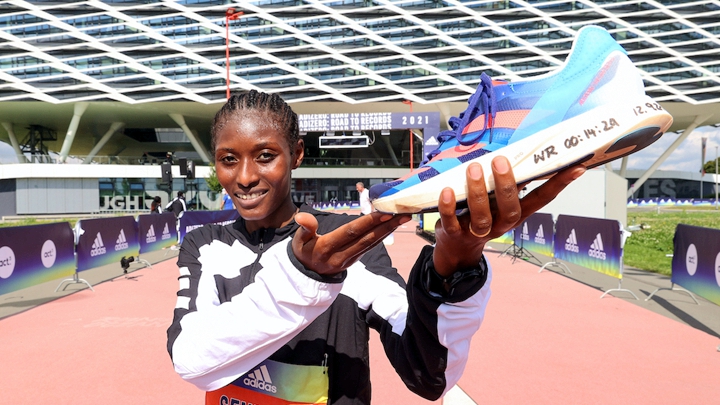 突破紀錄之路 adidas 刷新五公里、十公里公路紀錄
