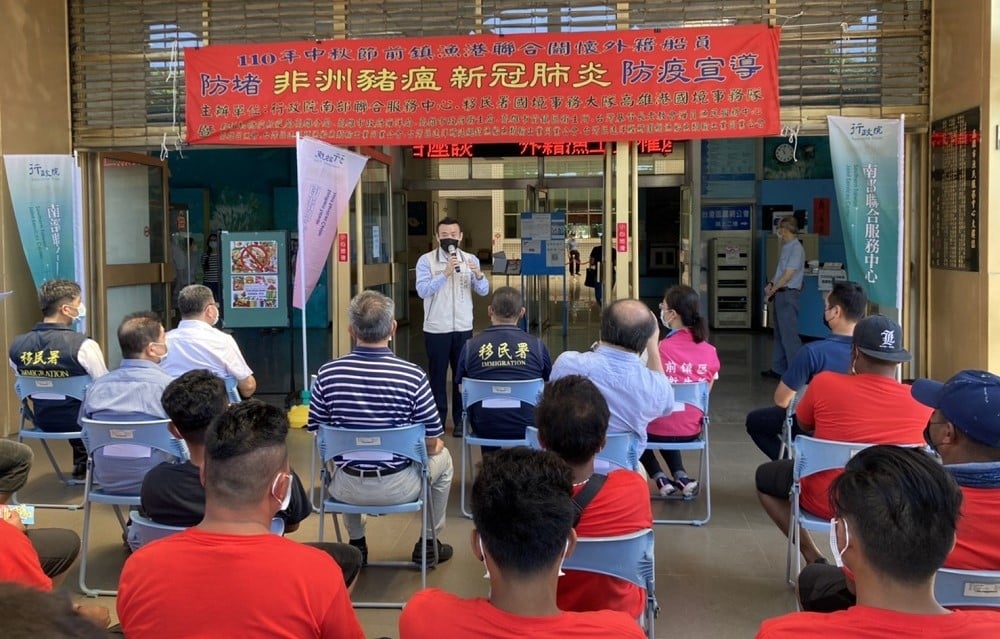 可能是 1 人和站立的圖像