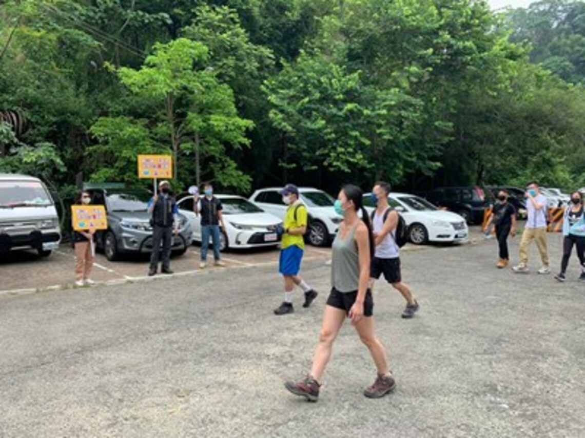 中秋連假防疫不鬆懈 中市觀光景點疏導隊堅守防疫最前線/波新聞