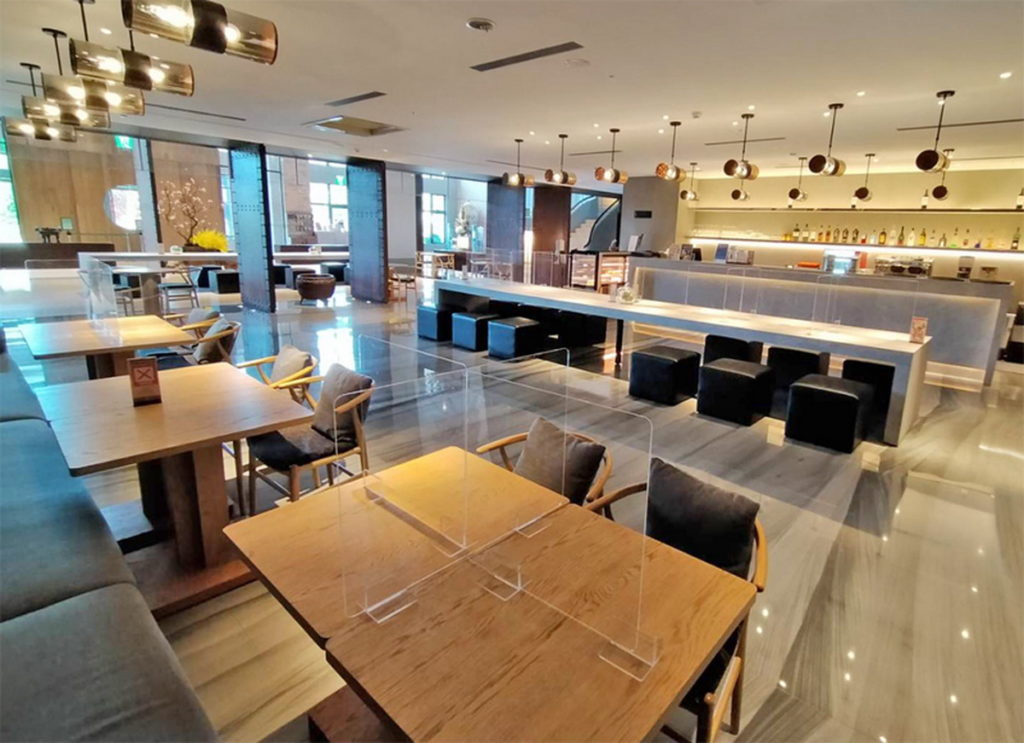 持3,000元振興券至長榮文苑酒店(嘉義)咖啡廳或大廳酒廊消費，可折抵餐價3,600元，再加碼送莫凡彼冰淇淋兩杯。