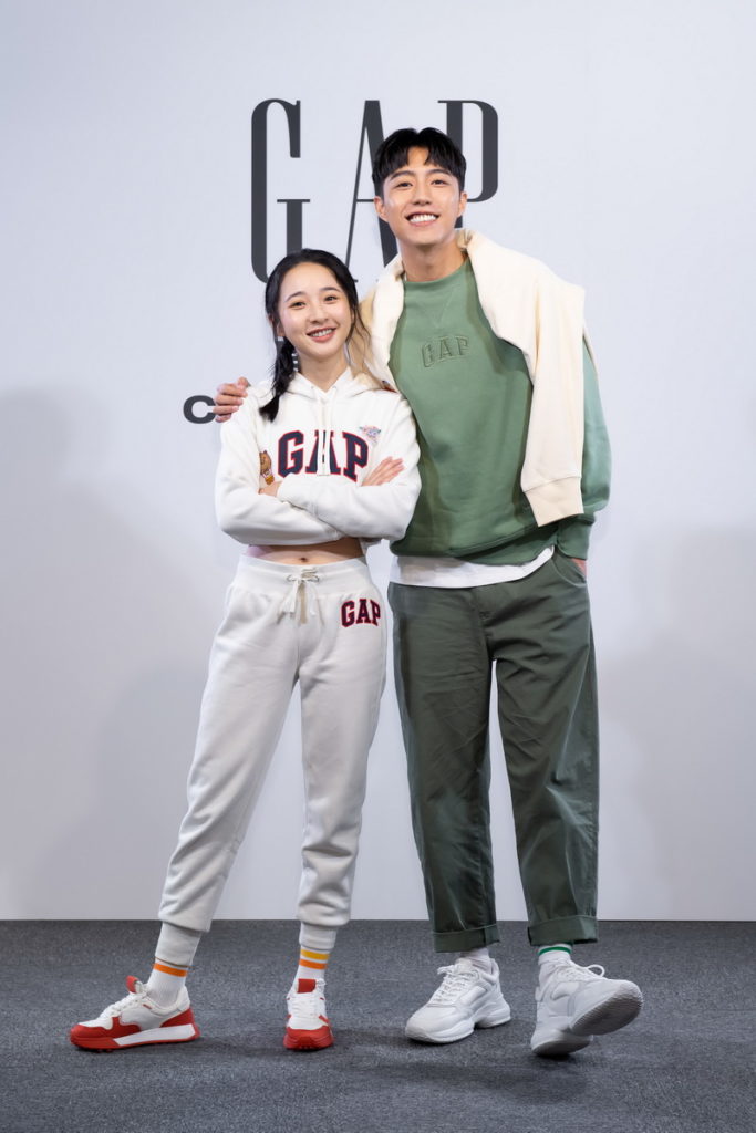 影劇界人氣新星「蔡凡熙」與「李沐」的全新組合加入Gap品牌好友行列。兩位新銳演員不