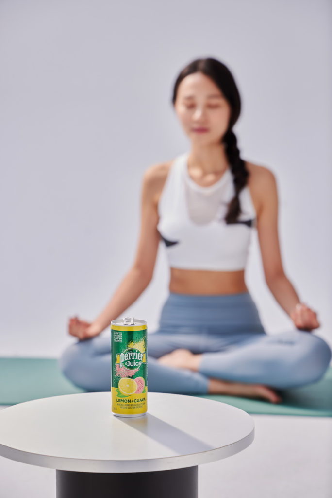 Perrier & Juice法國沛綠雅檸檬芭樂氣泡綜合果汁，標榜不使用人工香料、甜味劑及防腐劑，減少糖分健康清爽
