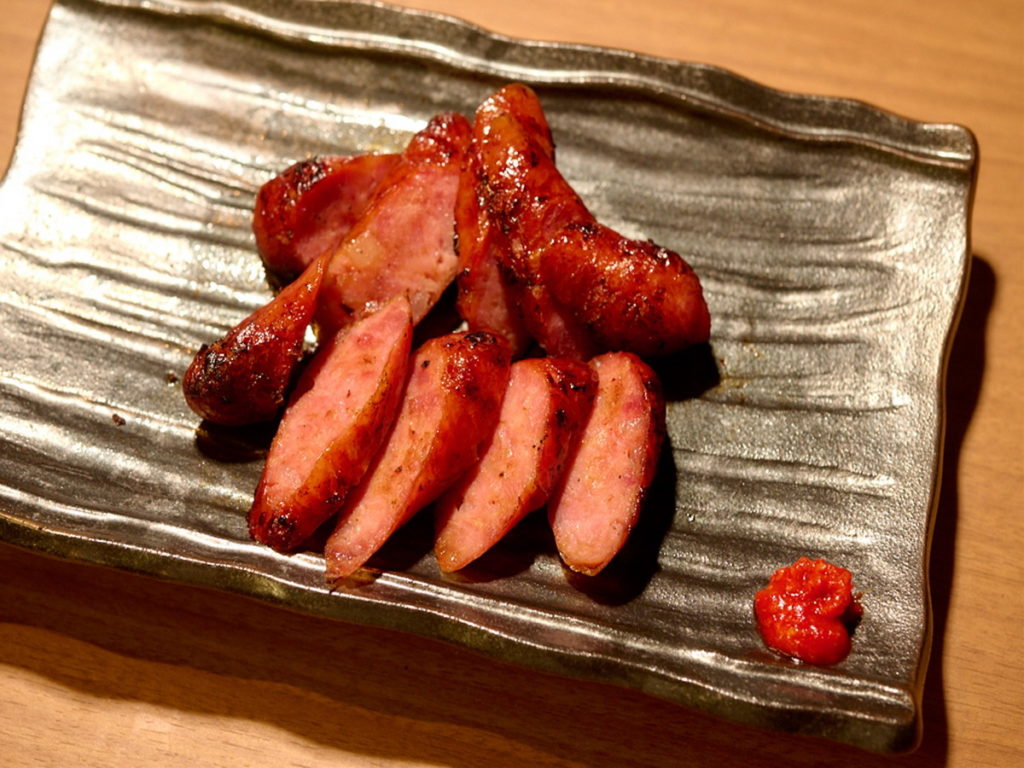 香氣四溢的香腸,是正宗台灣味美食。(圖片來源:Ⓒ東京橫丁六本木TERRACE)