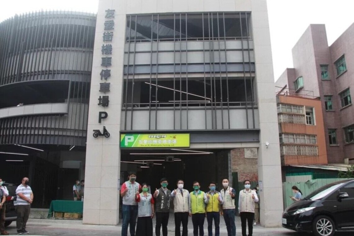 台南首座機車立體停車場完工