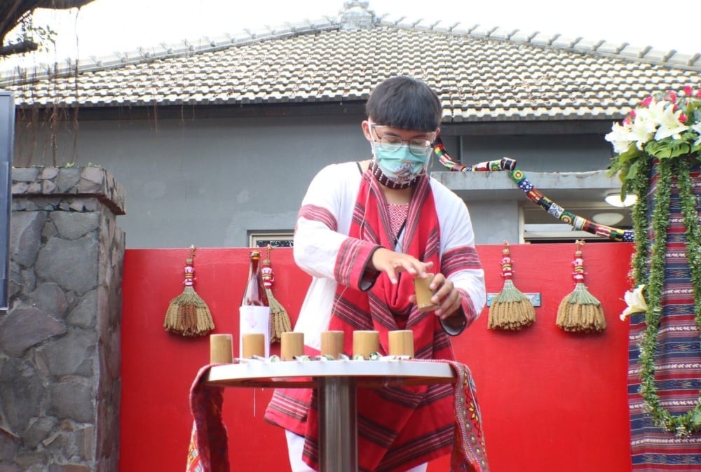 可能是 1 人和站立的圖像