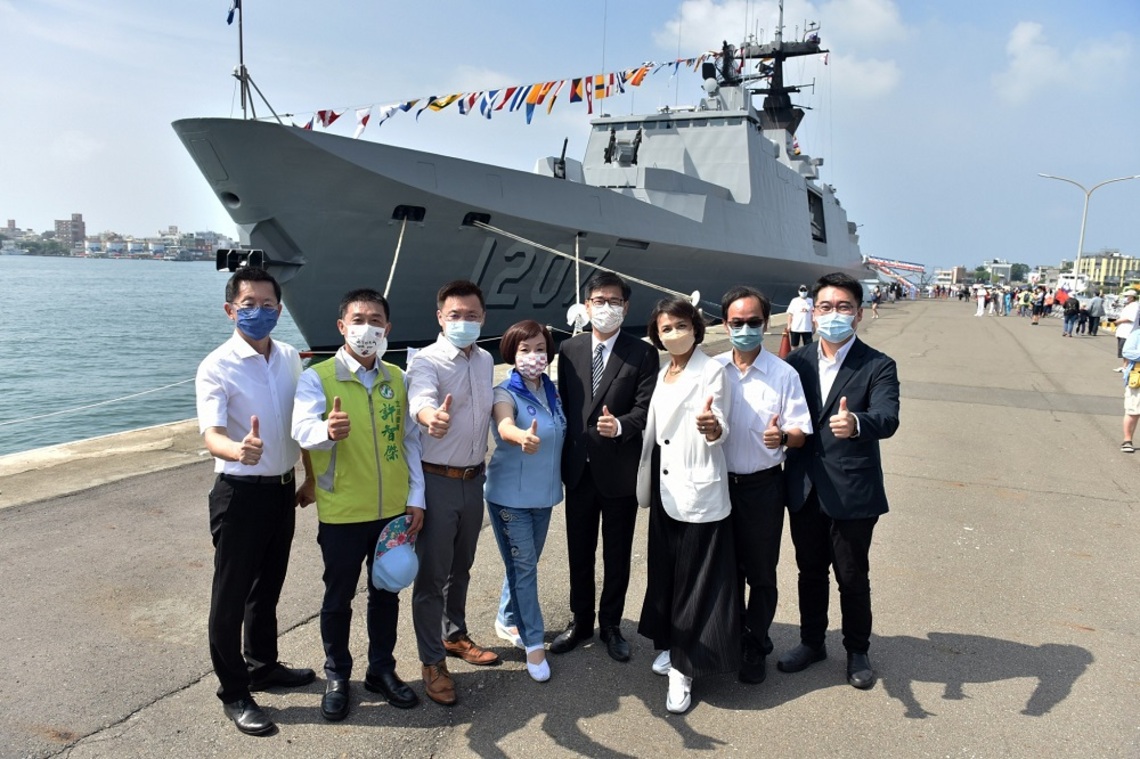 軍艦開放登艦參觀 陳其邁:感謝國軍全力保衛家園