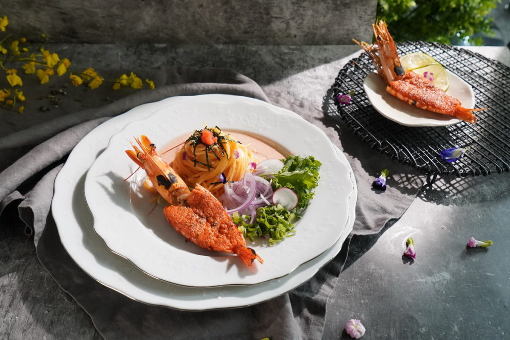 以北海道鮮乳呈現清爽的乳香和清甜滋味,襯托出明太子的鹹香,整體香氣飽滿又輕盈不膩口。(售價380元)