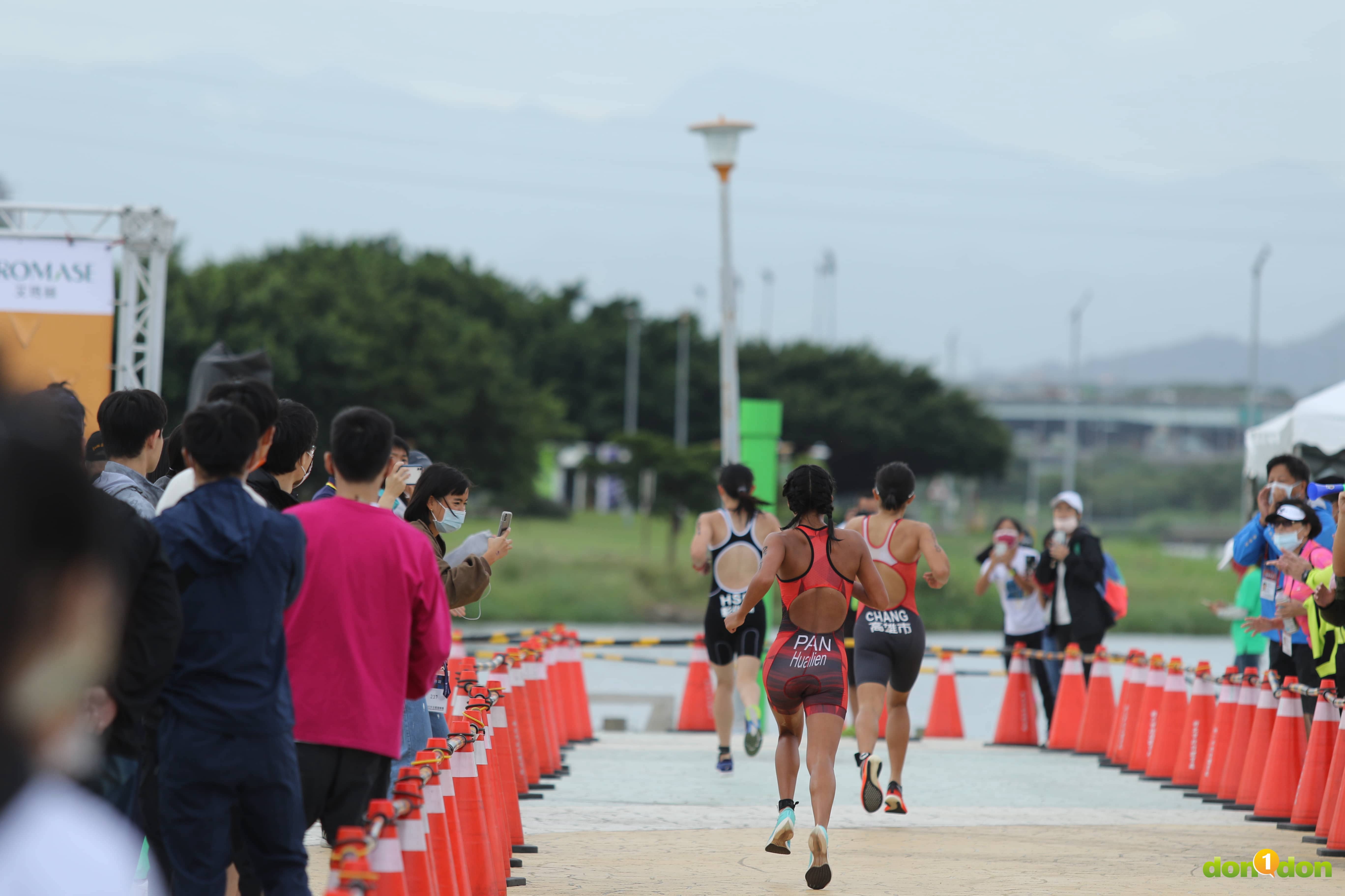 第一棒三支隊伍彰化縣、高雄市、花蓮縣競爭相當激烈!