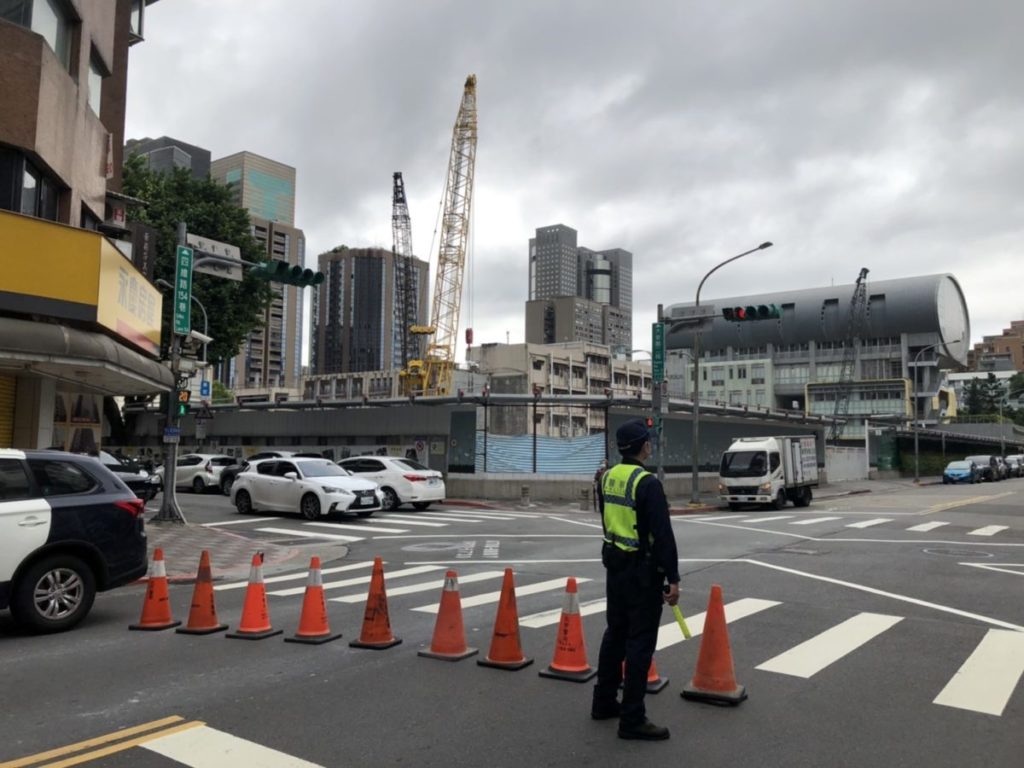 大安警配合信維大樓火災搶救演練 實施周邊交通管制疏導