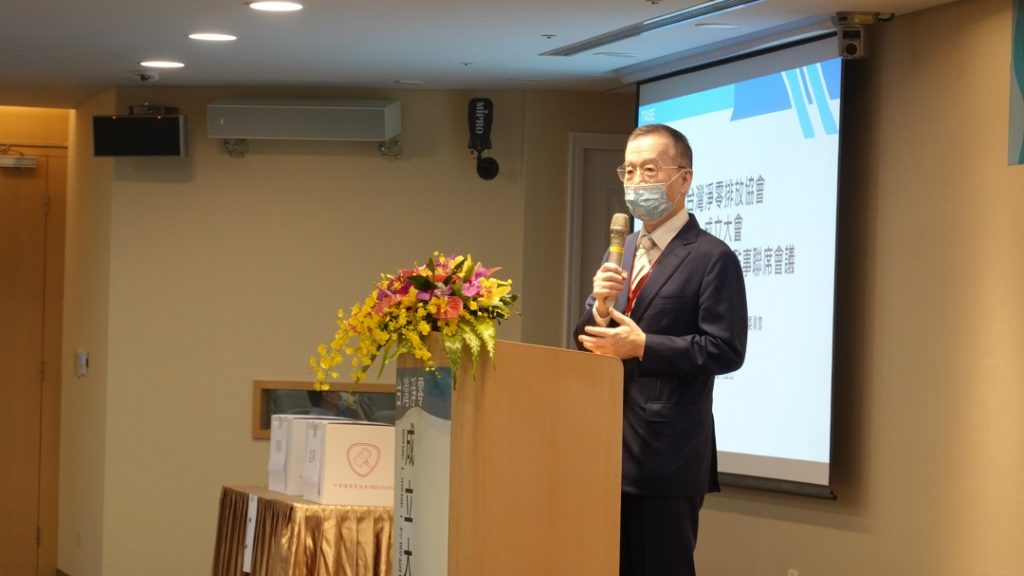 本次成立大會榮邀中華民國無任所大使簡又新先生、行政院環境保護署蔡鴻德副署長擔任致詞貴賓。