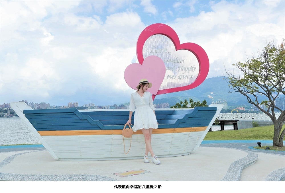 可能是一或多人、大家站著和戶外的圖像