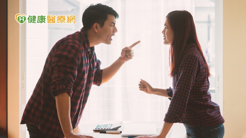 容易發飆像個易怒魔人? 4個方法練習自我調適