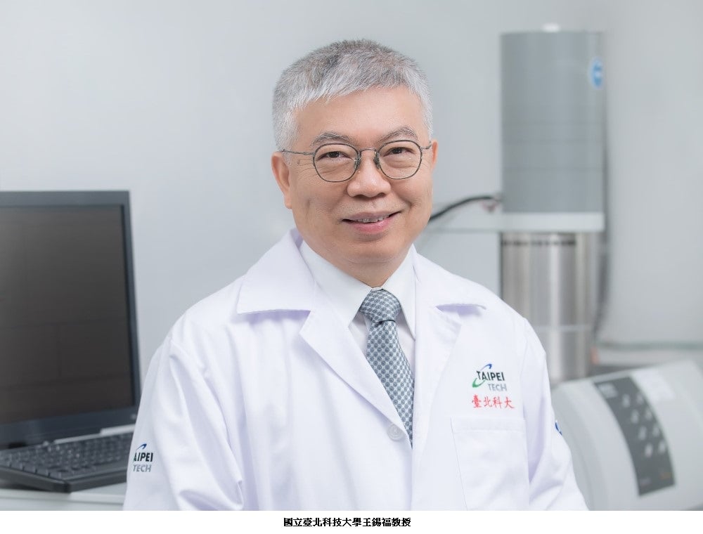 可能是 1 人和眼鏡的圖像