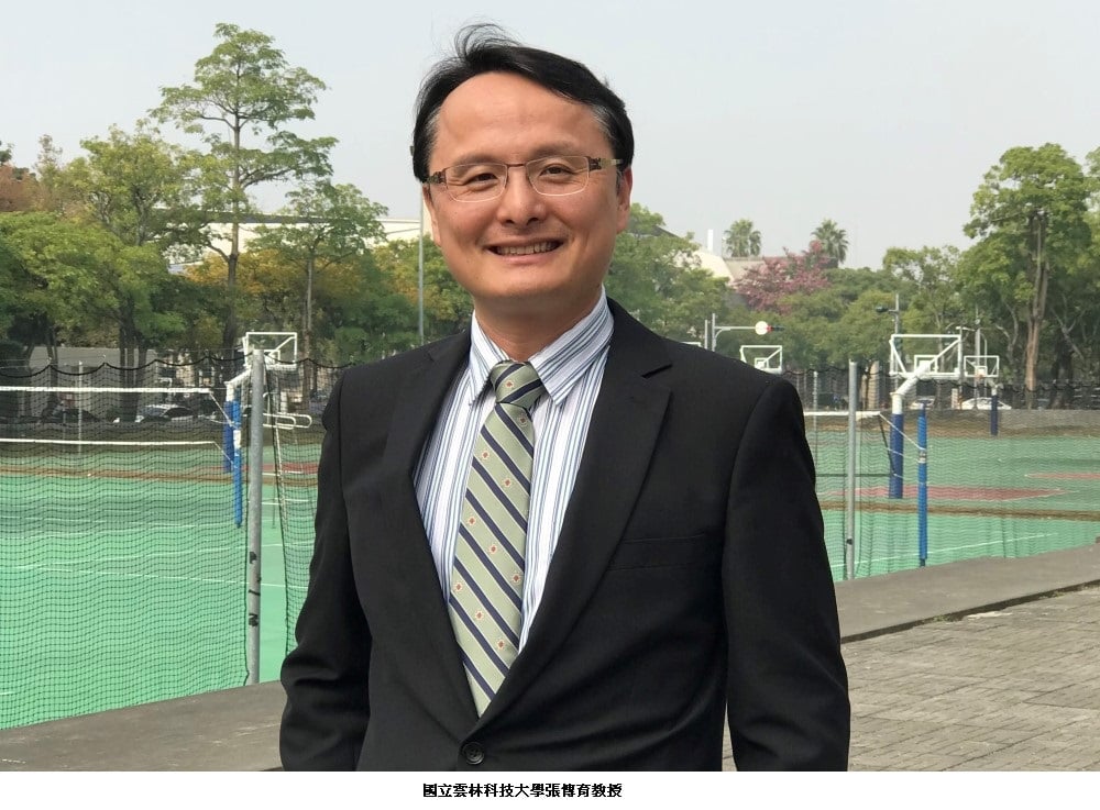 可能是 1 人和站立的圖像