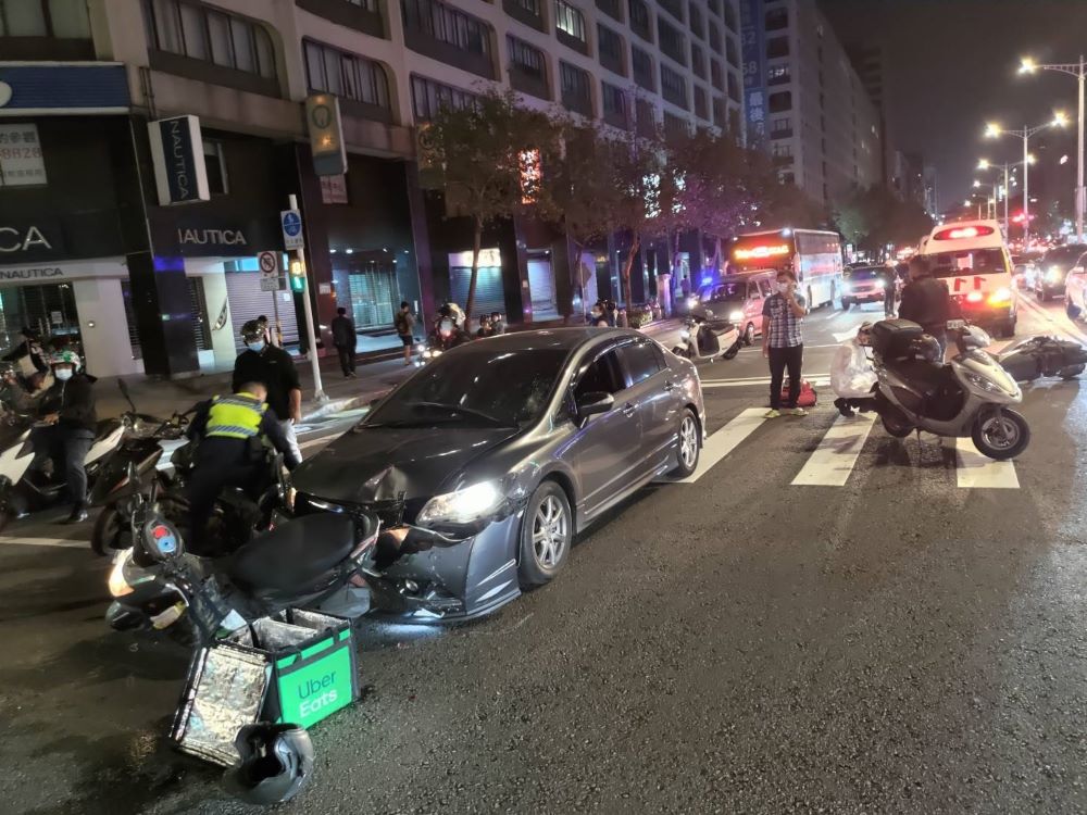 汽車連撞五臺機車的重大交通事故