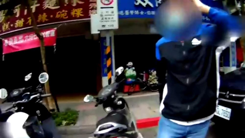 員警帶報案人至現場確認