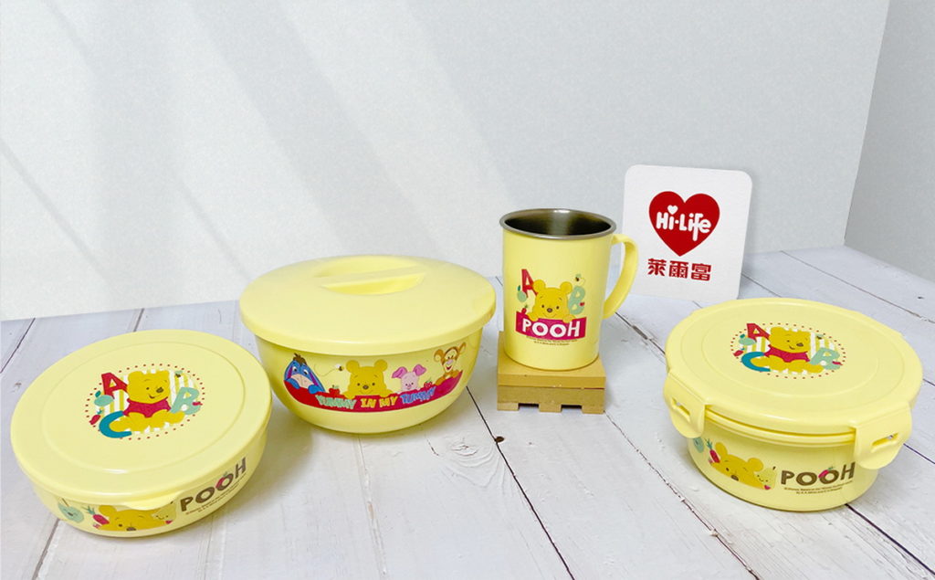 11月3日起,萊爾富門市以「小熊維尼 與尼在一起」為主題,推出四款迪士尼正版授權、台灣製造、造型可愛又兼具實用的餐具