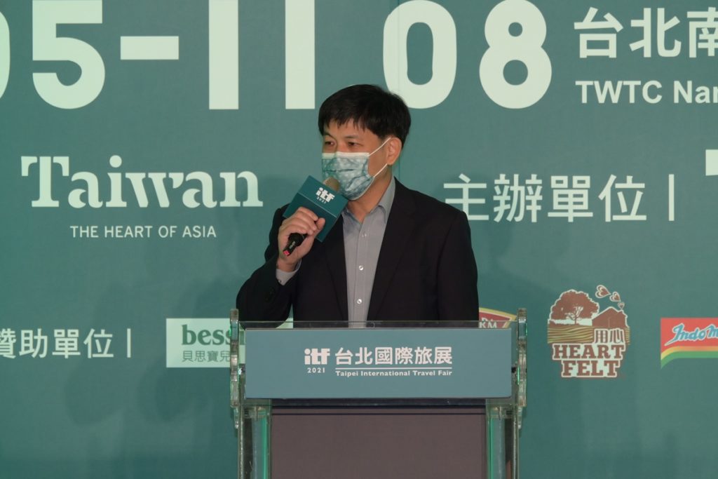 農委會陳怡任副處長說旅展現場將有台灣農遊、美食伴手、國家森林、加上農業區和農場,千萬不能錯過