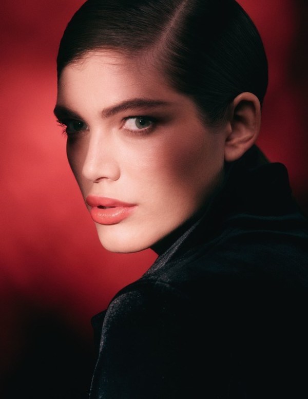 亞曼尼美妝宣佈 VALENTINA SAMPAIO 成為品牌新晉代言人