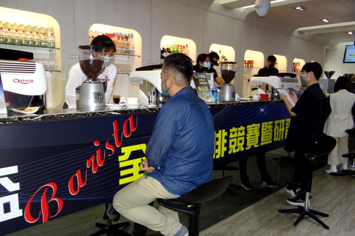正修盃全國咖啡Barista賽 濃縮拉花奶泡競技顯身手