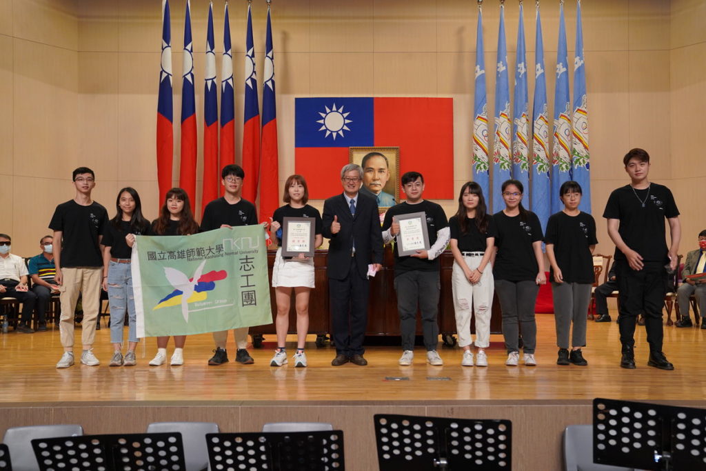 校長表揚本校志工團榮獲全國大專校院社團評選優等獎